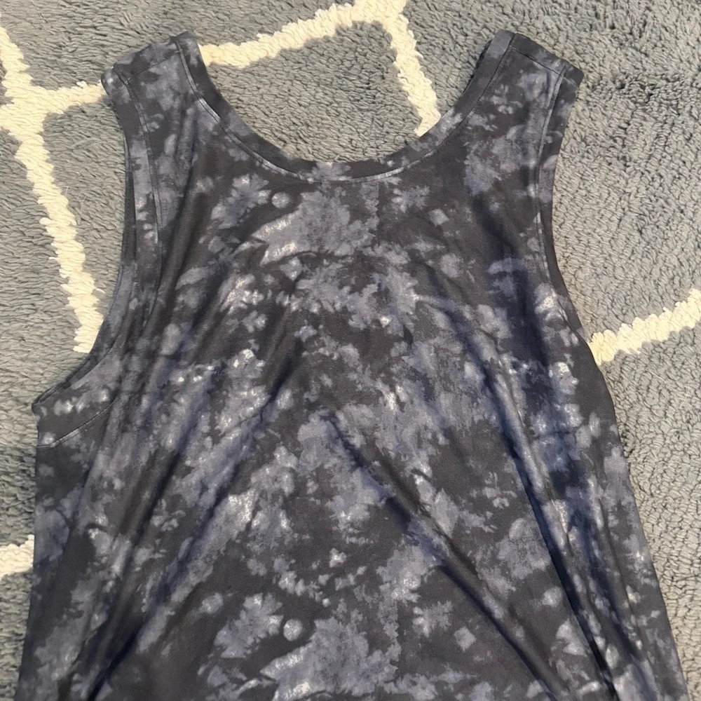 Old Navy Breathe On Tie-Dye Tank - Picture 3 of 8